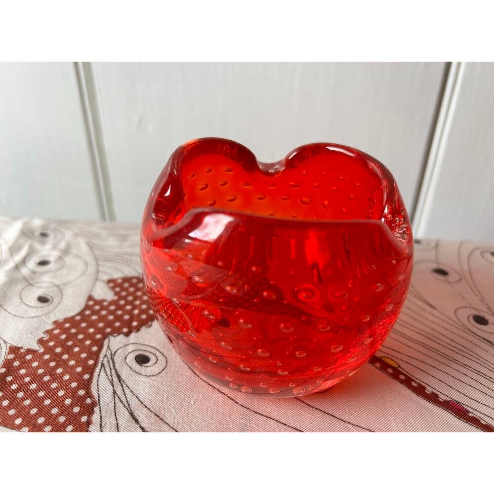 Vintage blown glass bowl ashtray red controlled bubbles